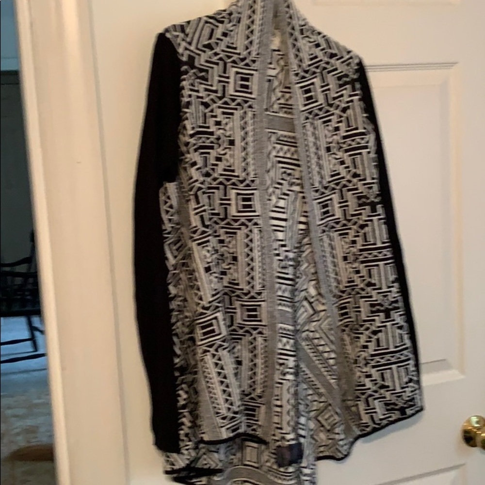 Geometric swing cardigan